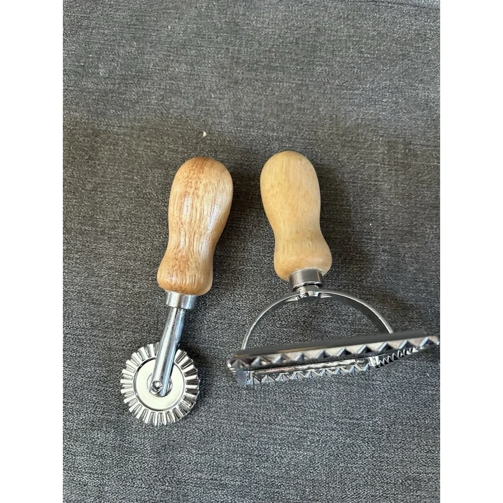 Ravioli‎ Stamp Set of 4 Ravioli Maker Cutter with Wooden Handle